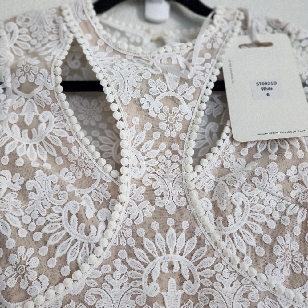 NWT here comes the sun lace long‎ sleeve double lined romper - Picture 3 of 11